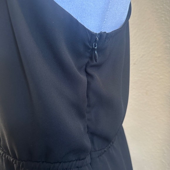 Paper Crane Black Sleeveless Dress - Picture 6 of 7